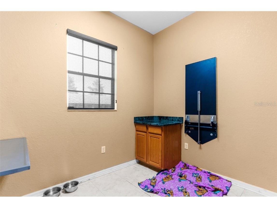 7044 Commercial Way Weeki Wachee FL 34613 W7872158 image38