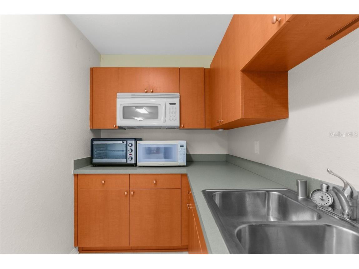 7044 Commercial Way Weeki Wachee FL 34613 W7872158 image41