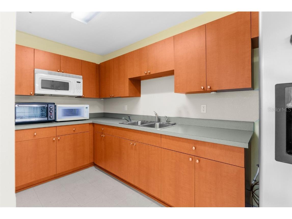 7044 Commercial Way Weeki Wachee FL 34613 W7872158 image5