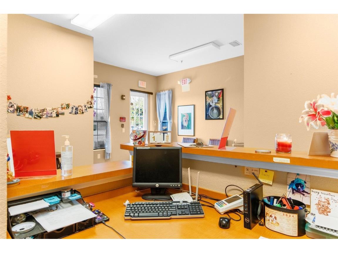 7044 Commercial Way Weeki Wachee FL 34613 W7872158 image9