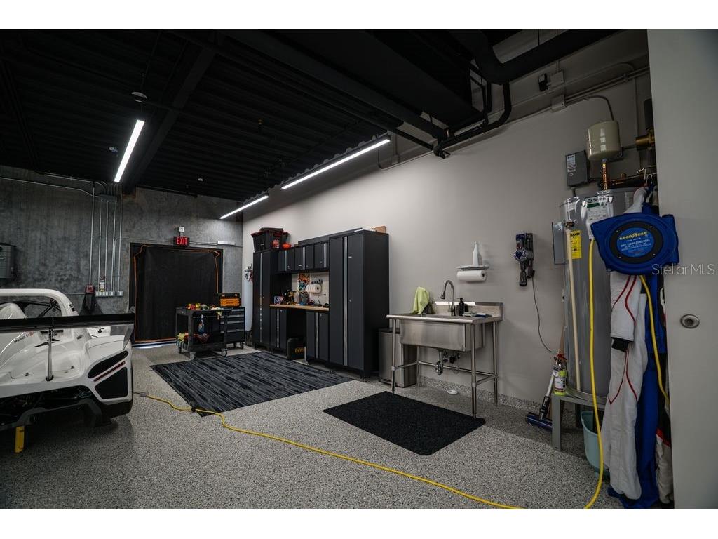 7045 N Tamiami Trail #207 Sarasota FL 34243 A4689065 image14