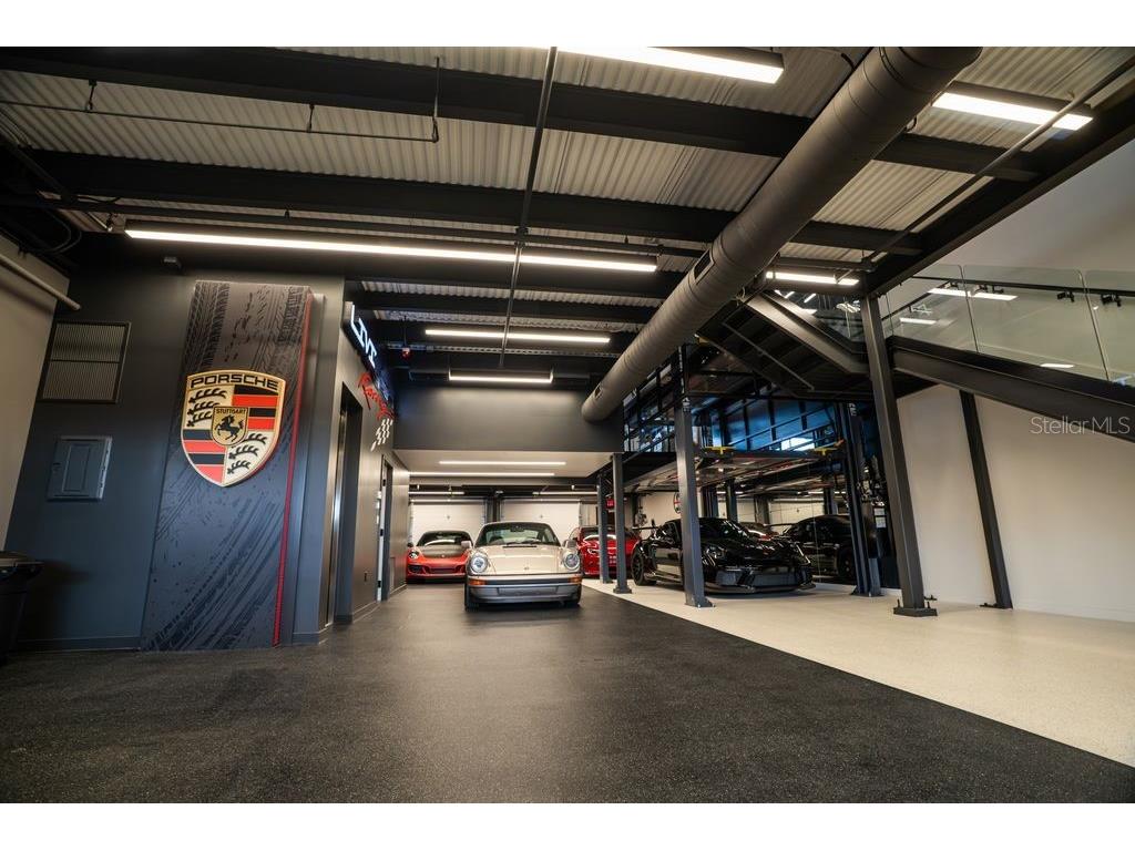 7045 N Tamiami Trail #208 Sarasota FL 34243 A4689070 image19