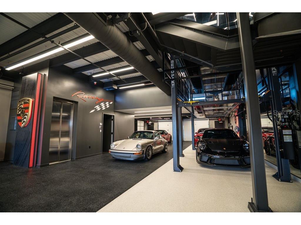 7045 N Tamiami Trail #209 Sarasota FL 34243 A4689071 image13