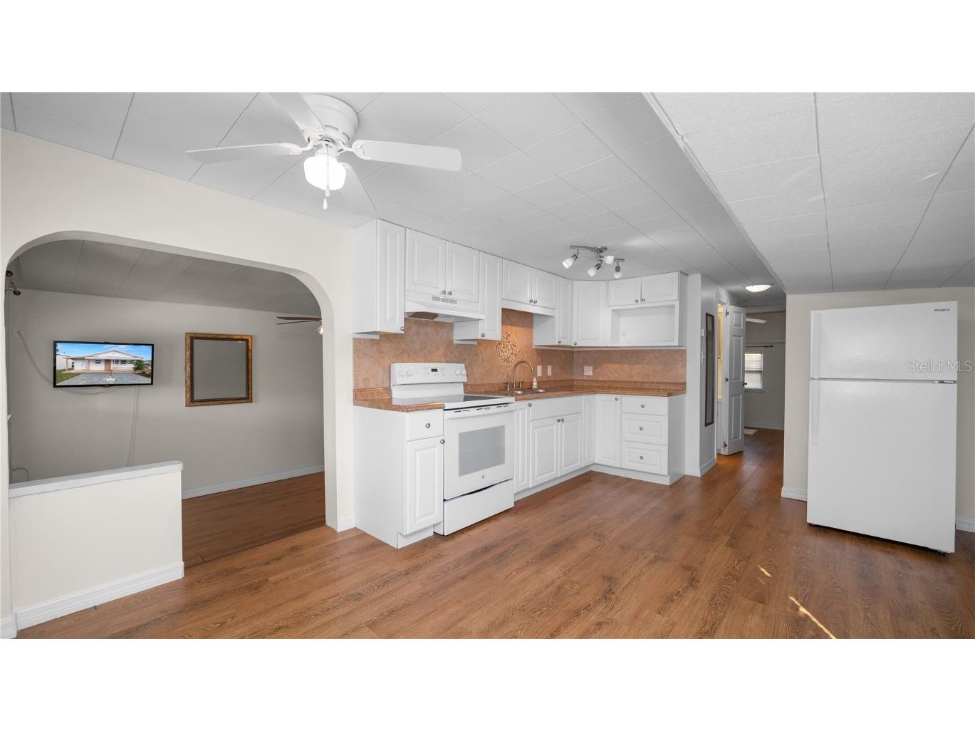 7046 Fairview Village Circle Winter Haven FL 33881 - LAKE HENRY L4951816 image14