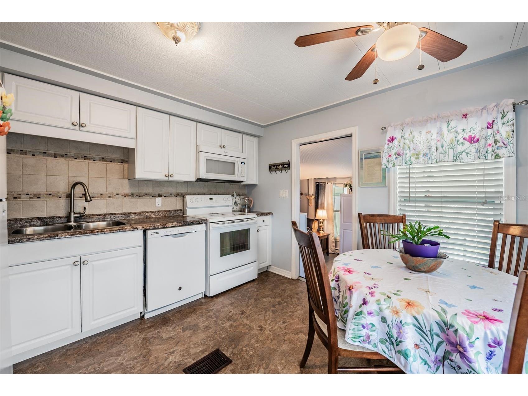 7048 El Meyers Street Zephyrhills FL 33541 TB8502875 image11
