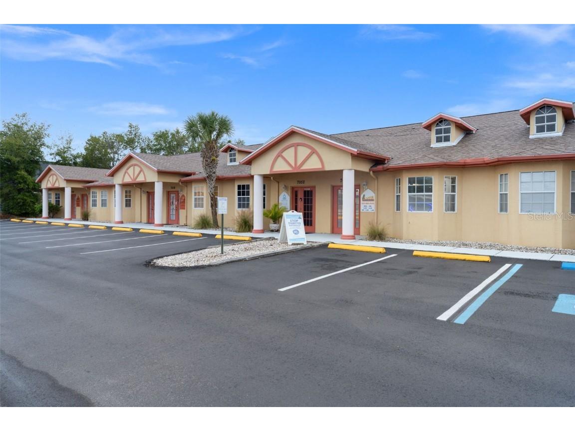 7048 Mariner Boulevard Spring Hill FL 34609 TB8455348 image1