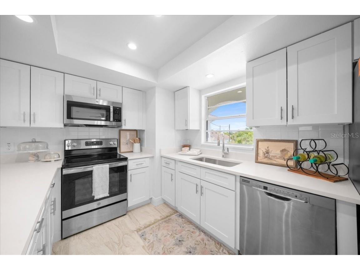 7048 Oberon Avenue Spring Hill FL 34608 W7873153 image8