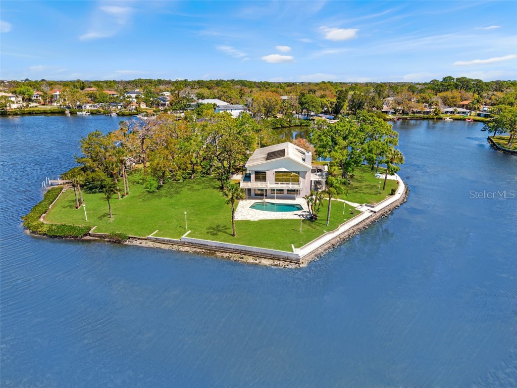 7049 Peninsular Drive New Port Richey FL 34652 - OYSTER CREEK AND OYSTER BAYOU TB8366311 image1