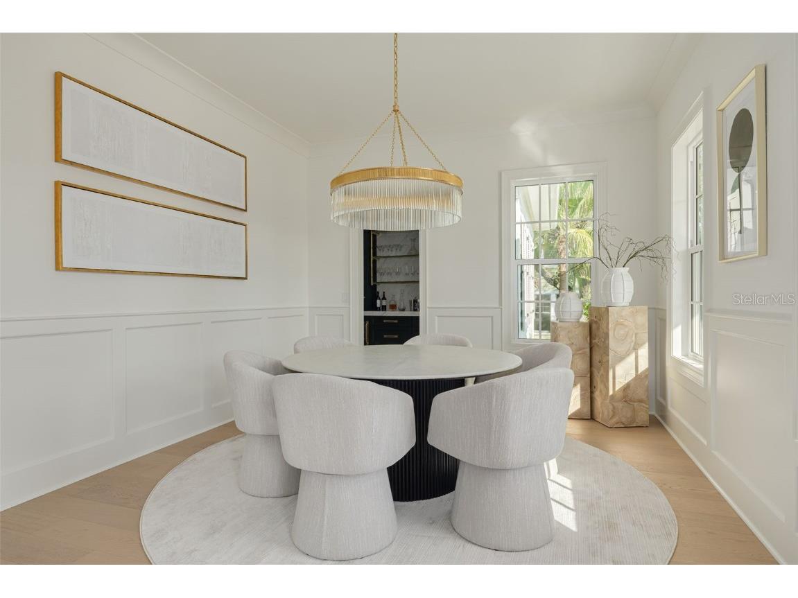 705 17th Avenue NE Saint Petersburg FL 33704 TB8421082 image20