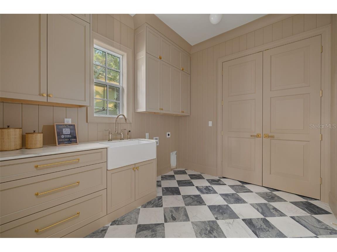 705 17th Avenue NE Saint Petersburg FL 33704 TB8421082 image31