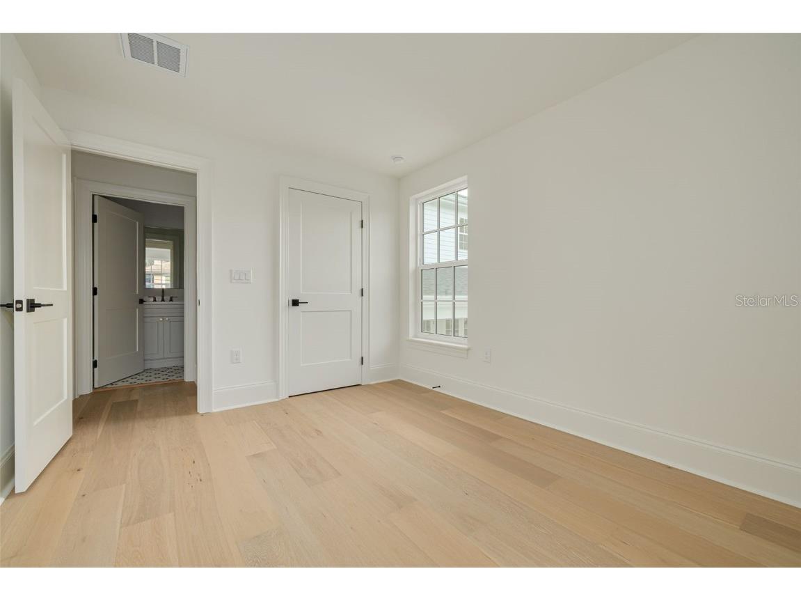 705 17th Avenue NE Saint Petersburg FL 33704 TB8421082 image51