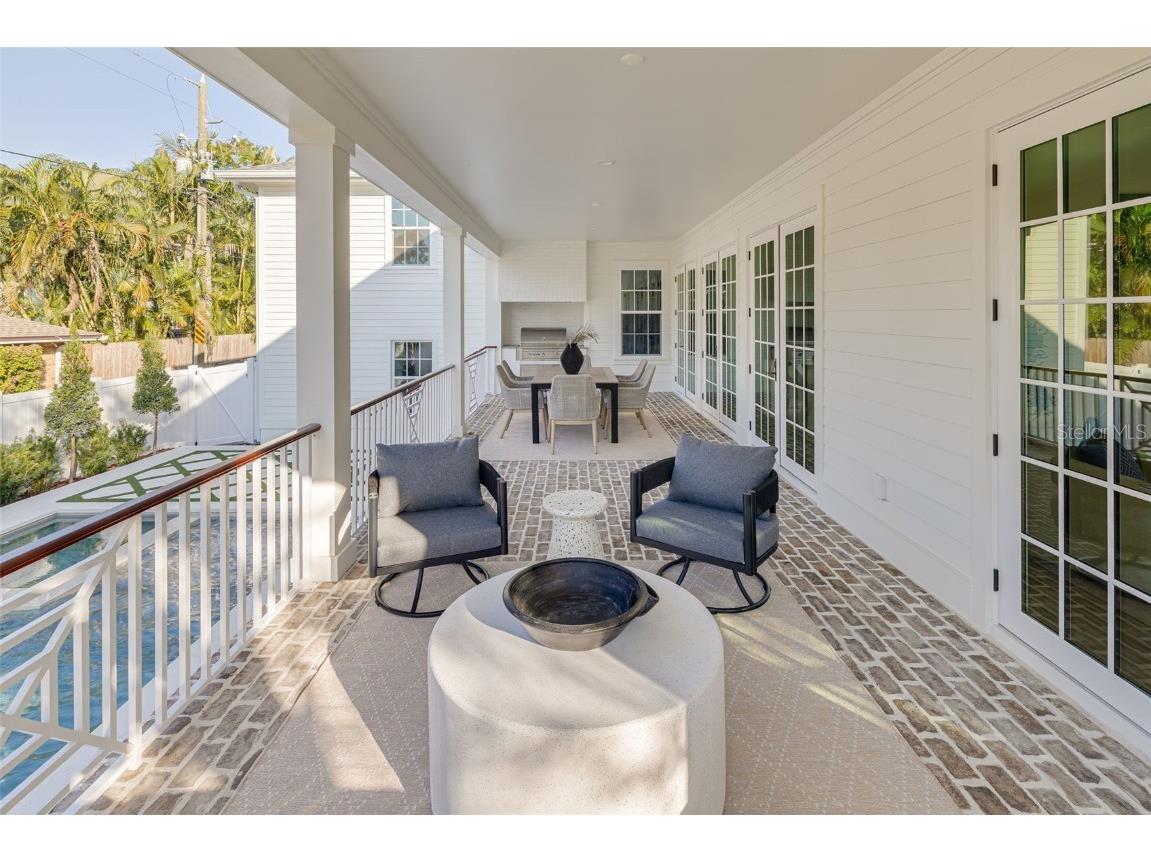 705 17th Avenue NE Saint Petersburg FL 33704 TB8421082 image56