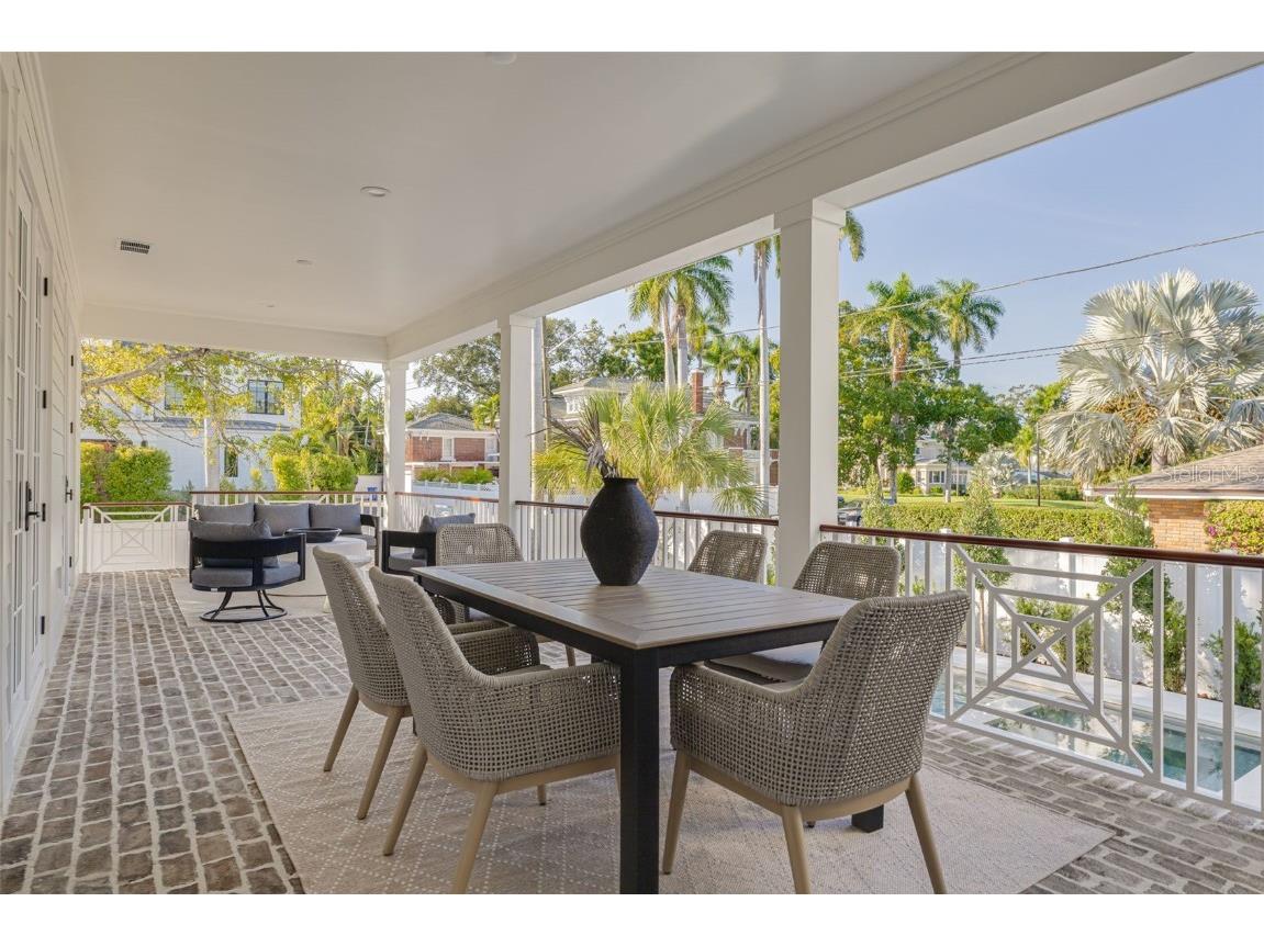 705 17th Avenue NE Saint Petersburg FL 33704 TB8421082 image58