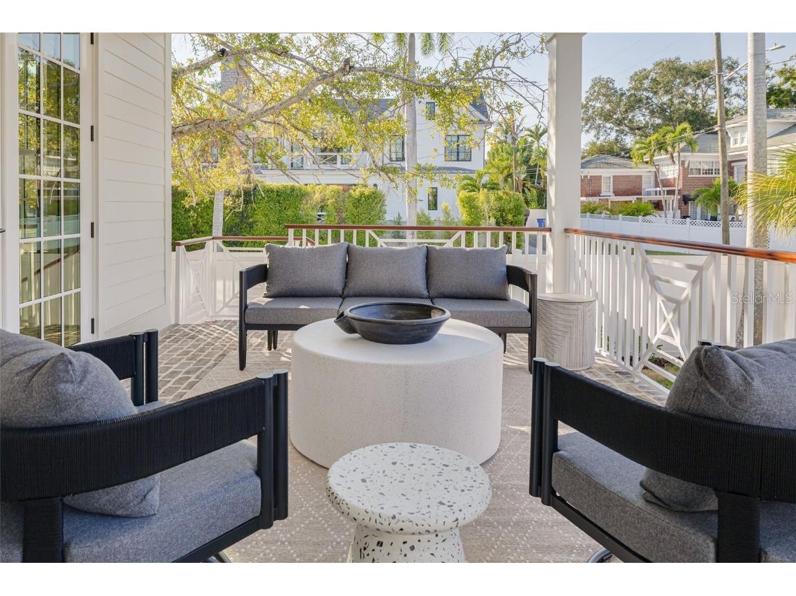 705 17th Avenue NE Saint Petersburg FL 33704 TB8421082 image59