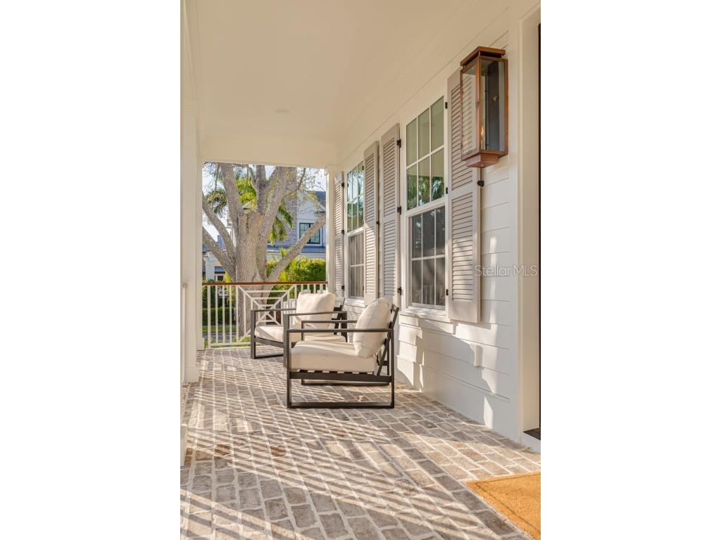 705 17th Avenue NE Saint Petersburg FL 33704 TB8421082 image8