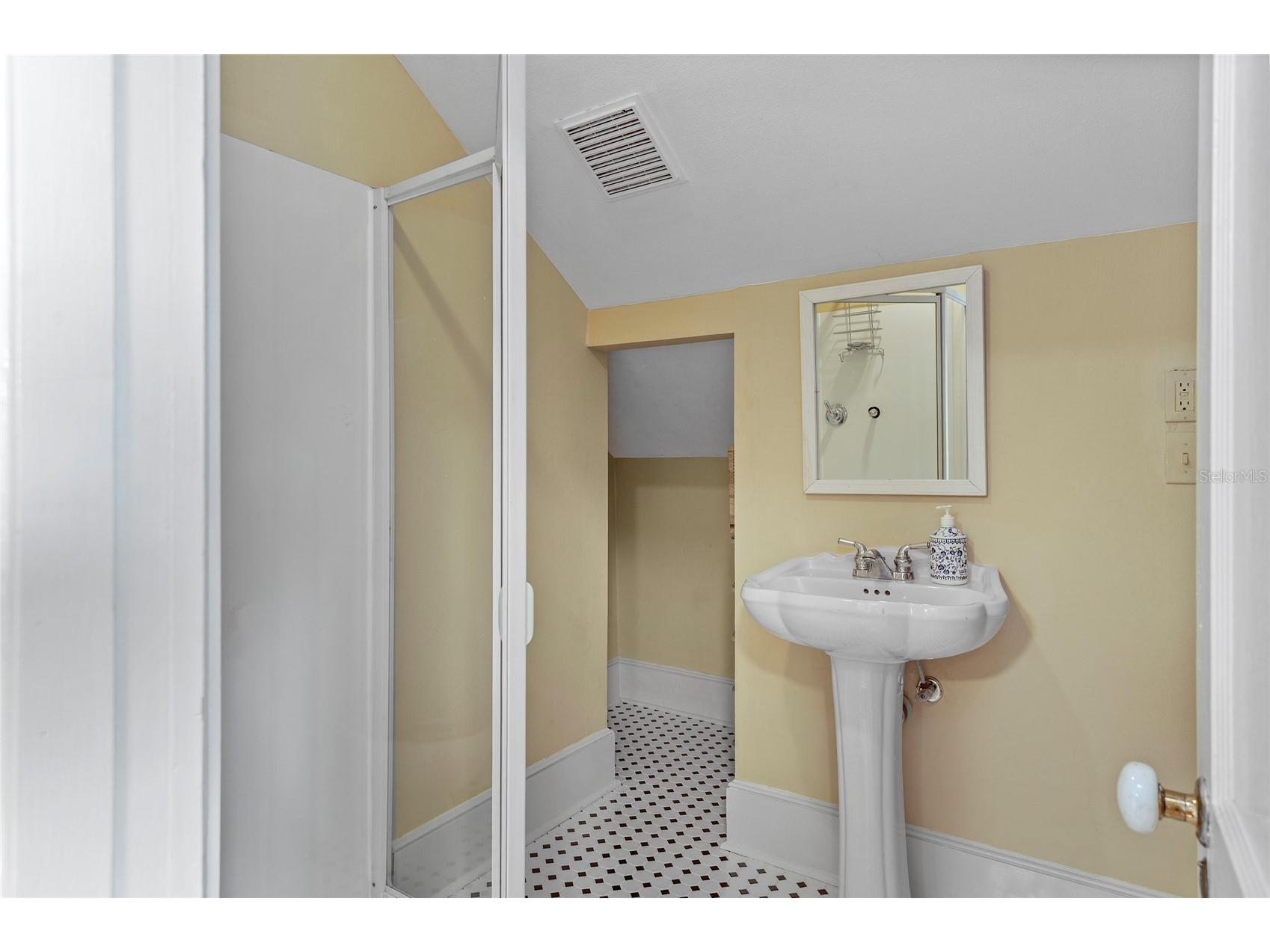 705 Delaney Avenue Orlando FL 32801 O6382619 image34