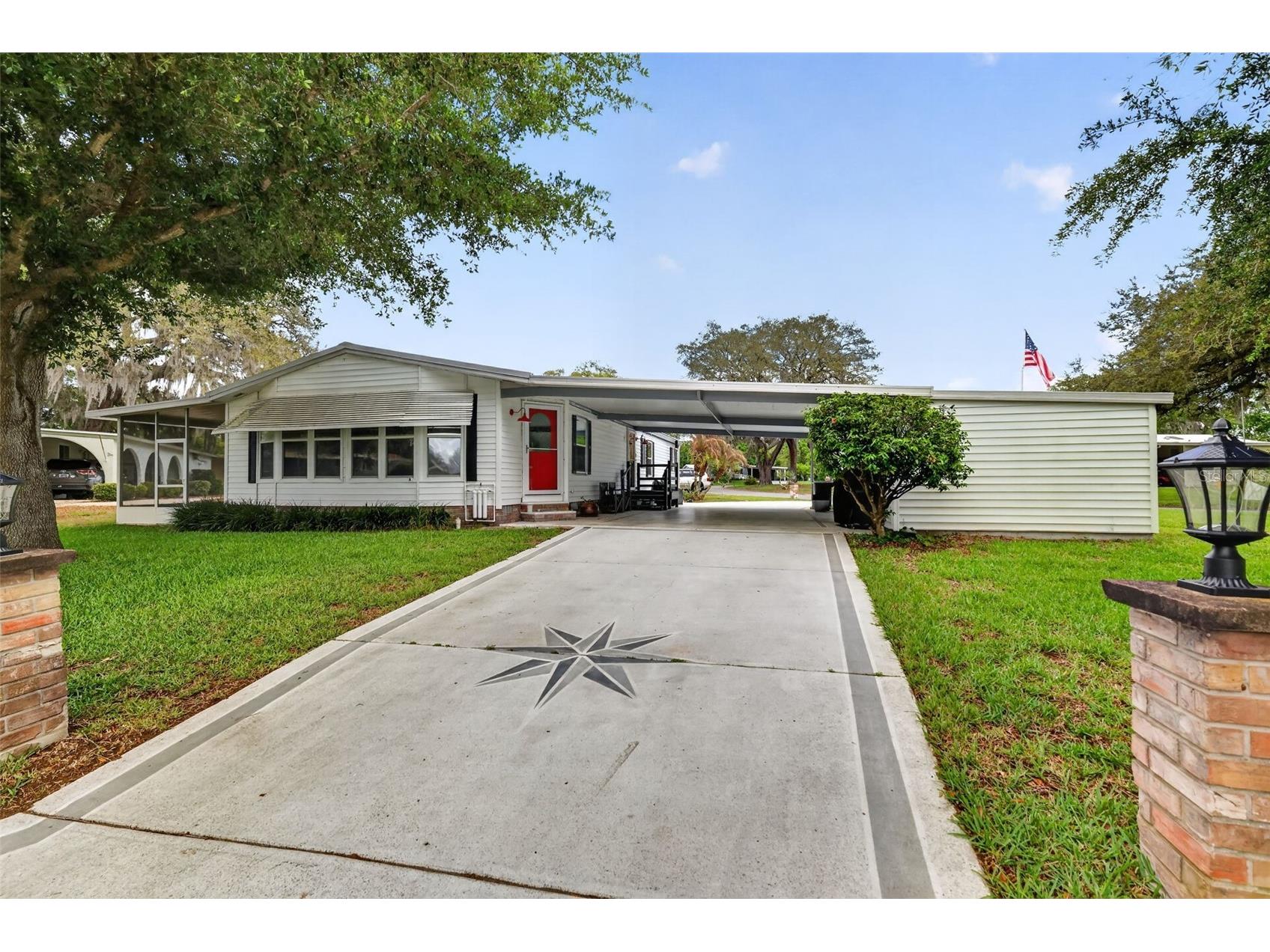 705 Devon Drive Lady Lake FL 32159 G5110824 image1