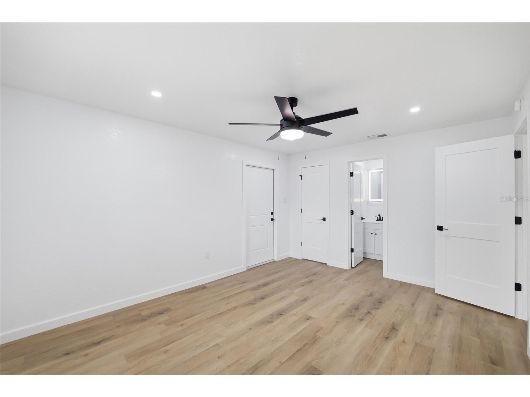 705 E 126th Avenue Tampa FL 33612 TB8513550 image13