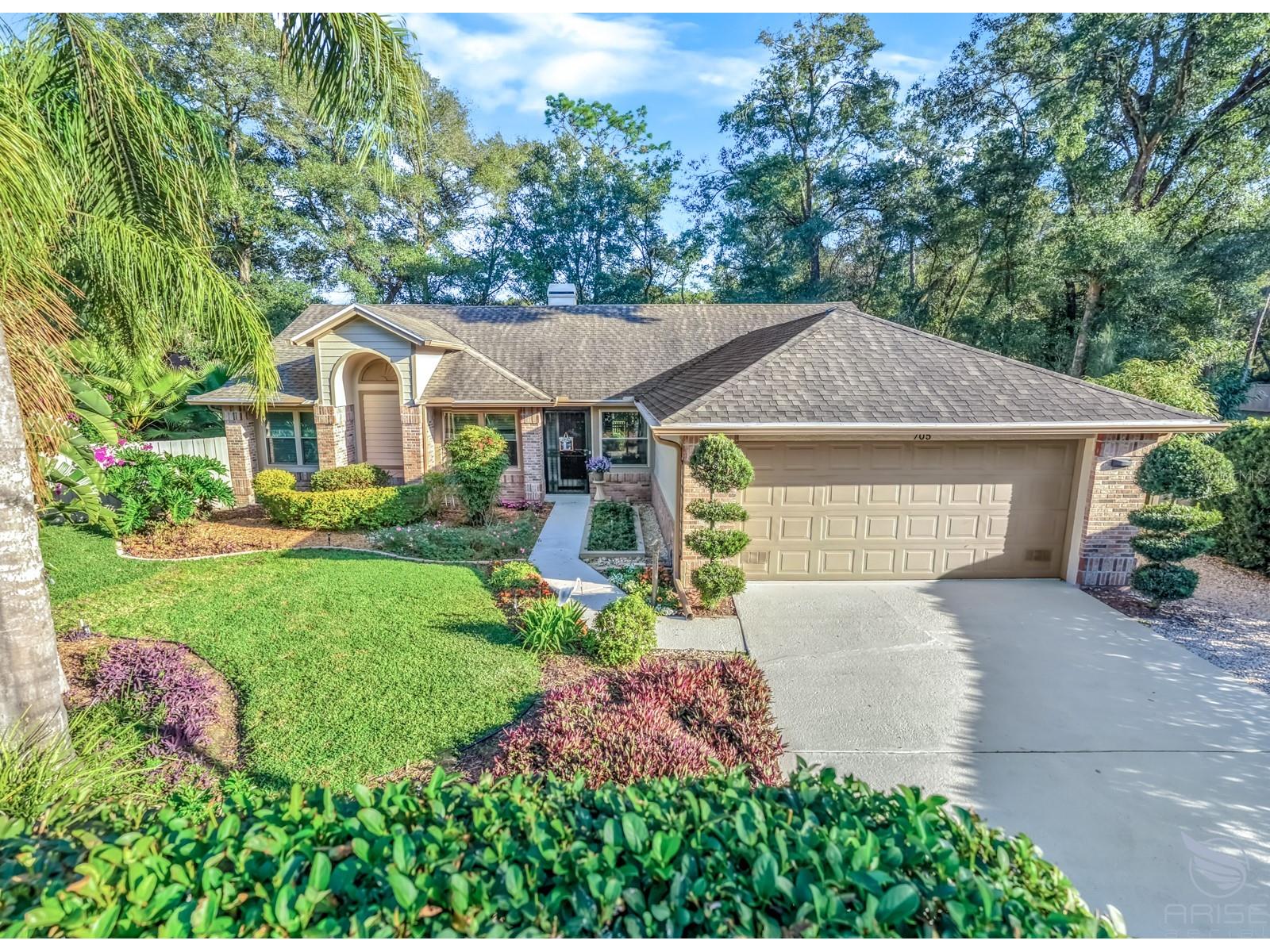 705 Falling Leaf Court Deland FL 32724 V4946720 image1