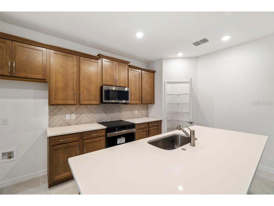 705 Farfields Street Deland FL 32720 O6316710 image3