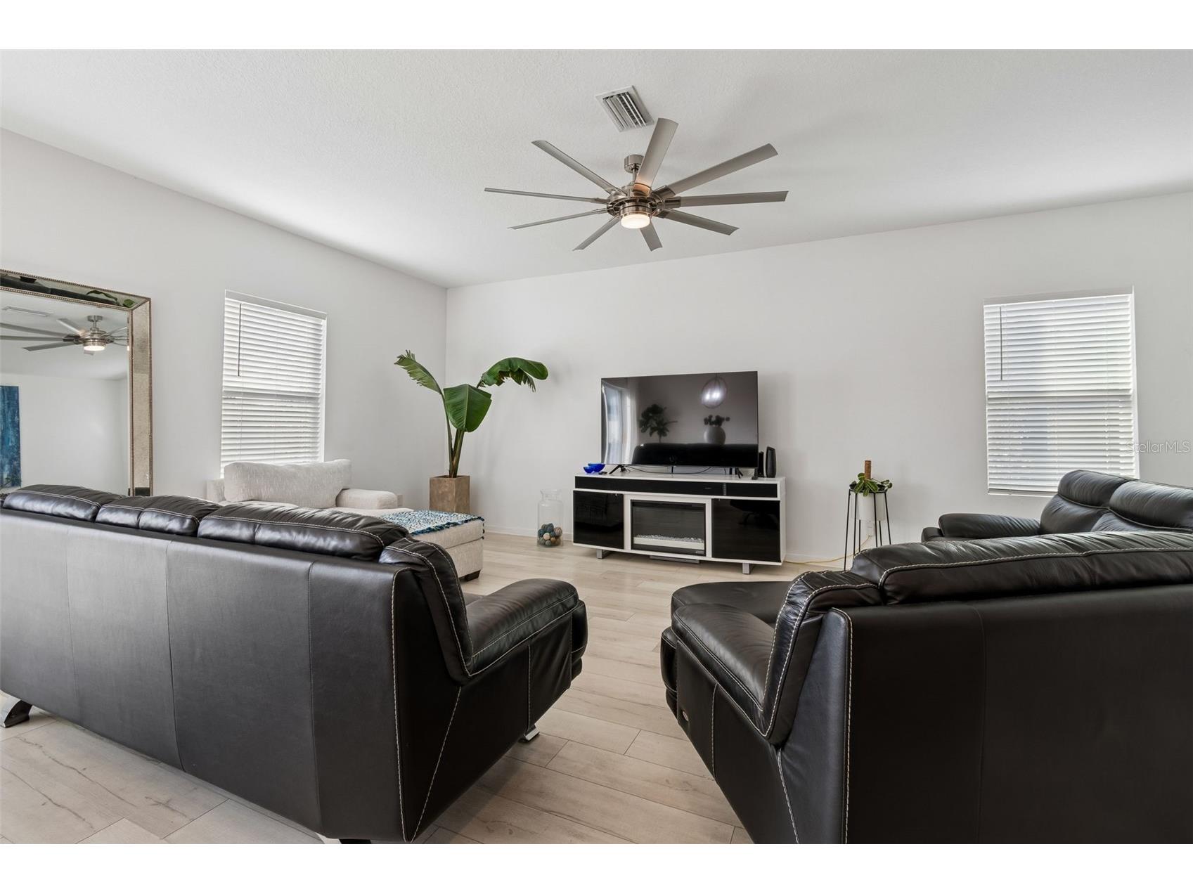 705 Garden Oaks Square Seffner FL 33584 TB8501872 image23