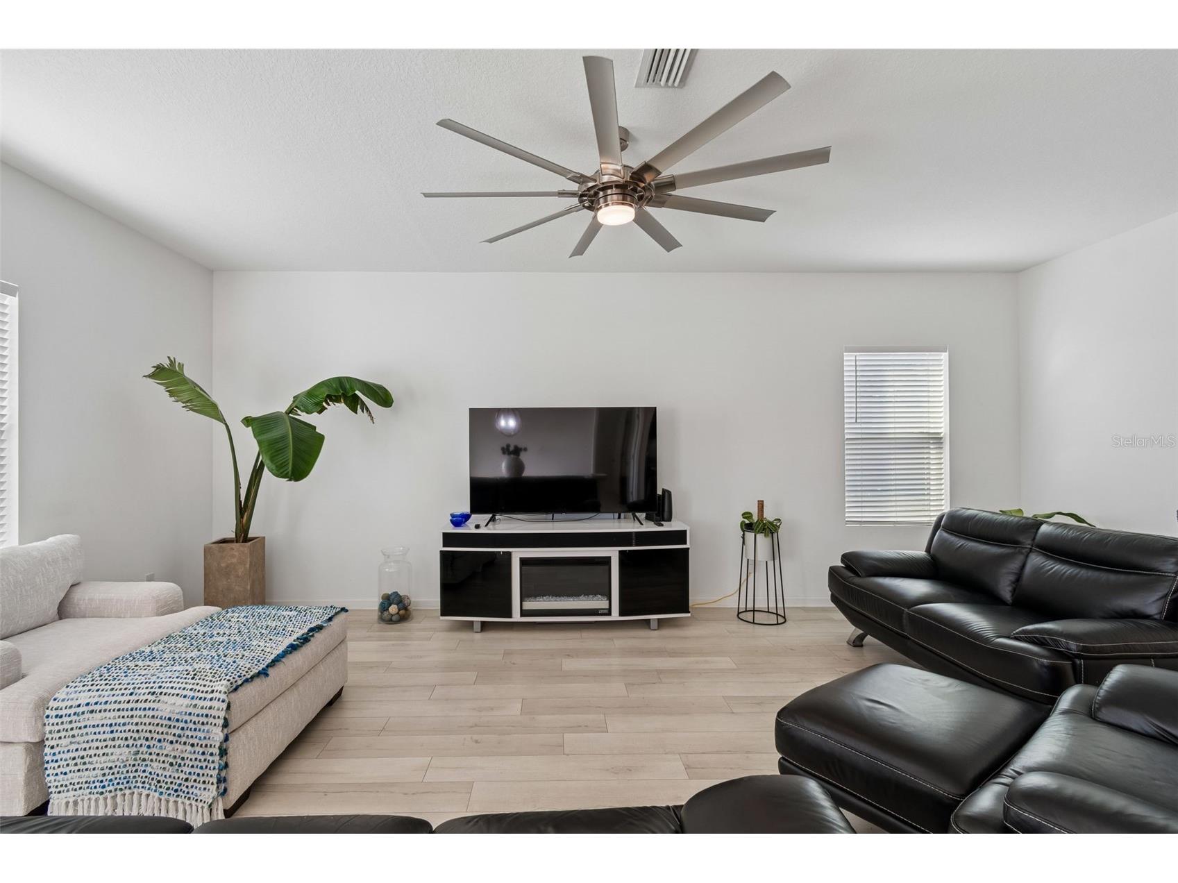 705 Garden Oaks Square Seffner FL 33584 TB8501872 image24