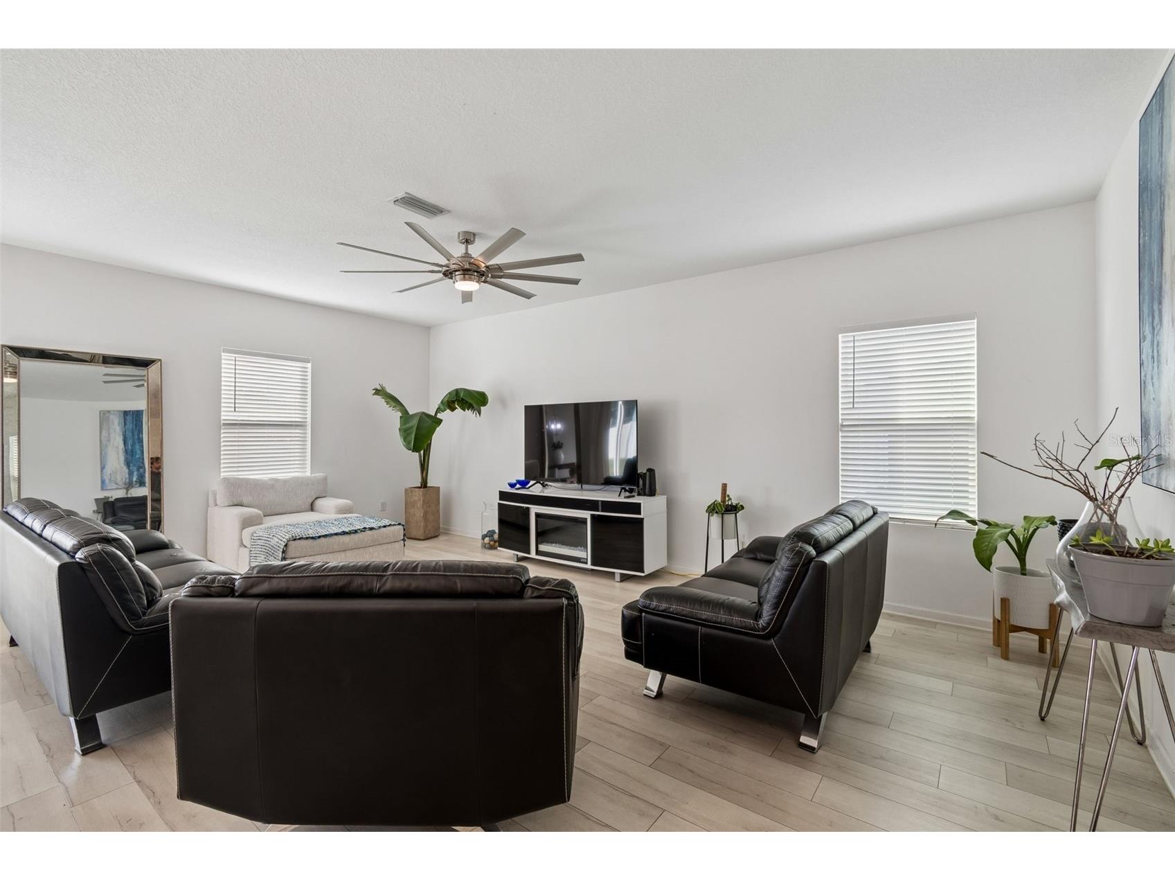 705 Garden Oaks Square Seffner FL 33584 TB8501872 image25