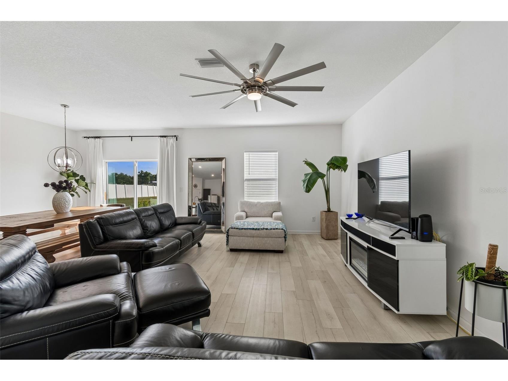 705 Garden Oaks Square Seffner FL 33584 TB8501872 image28