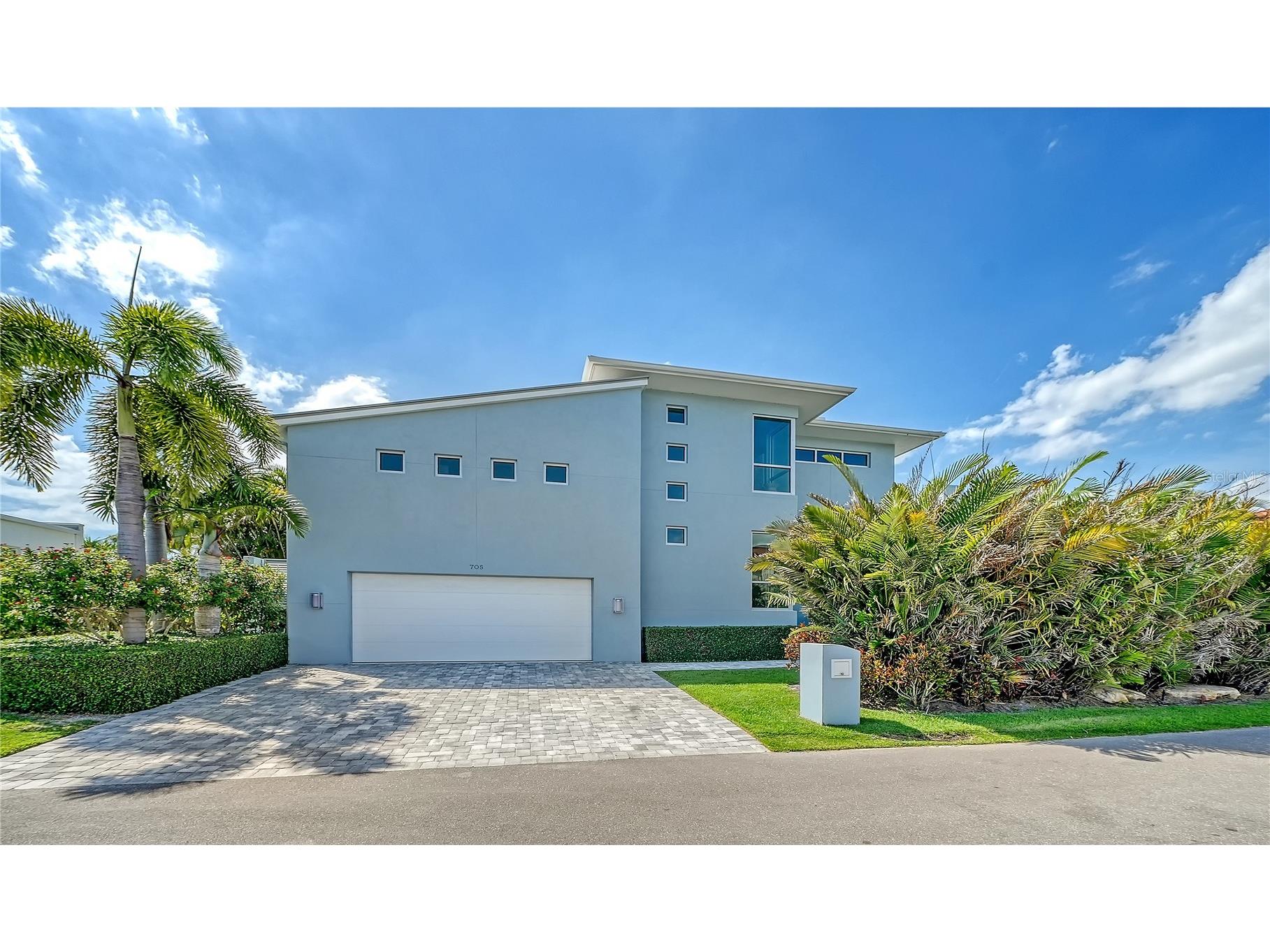 705 Jungle Queen Way Longboat Key FL 34228 A4696488 image2