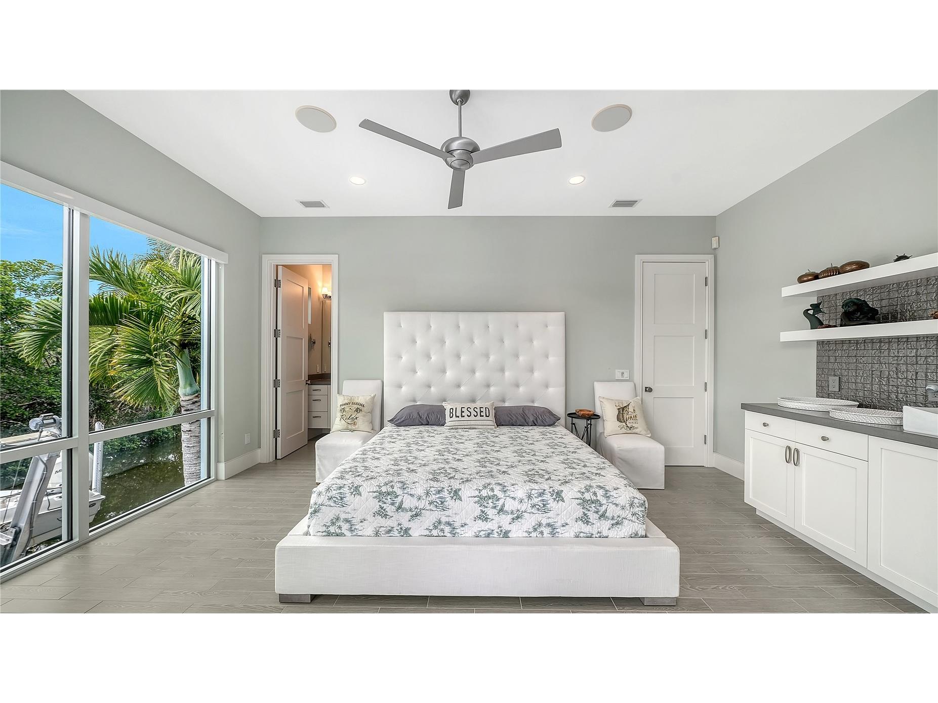 705 Jungle Queen Way Longboat Key FL 34228 A4696488 image48