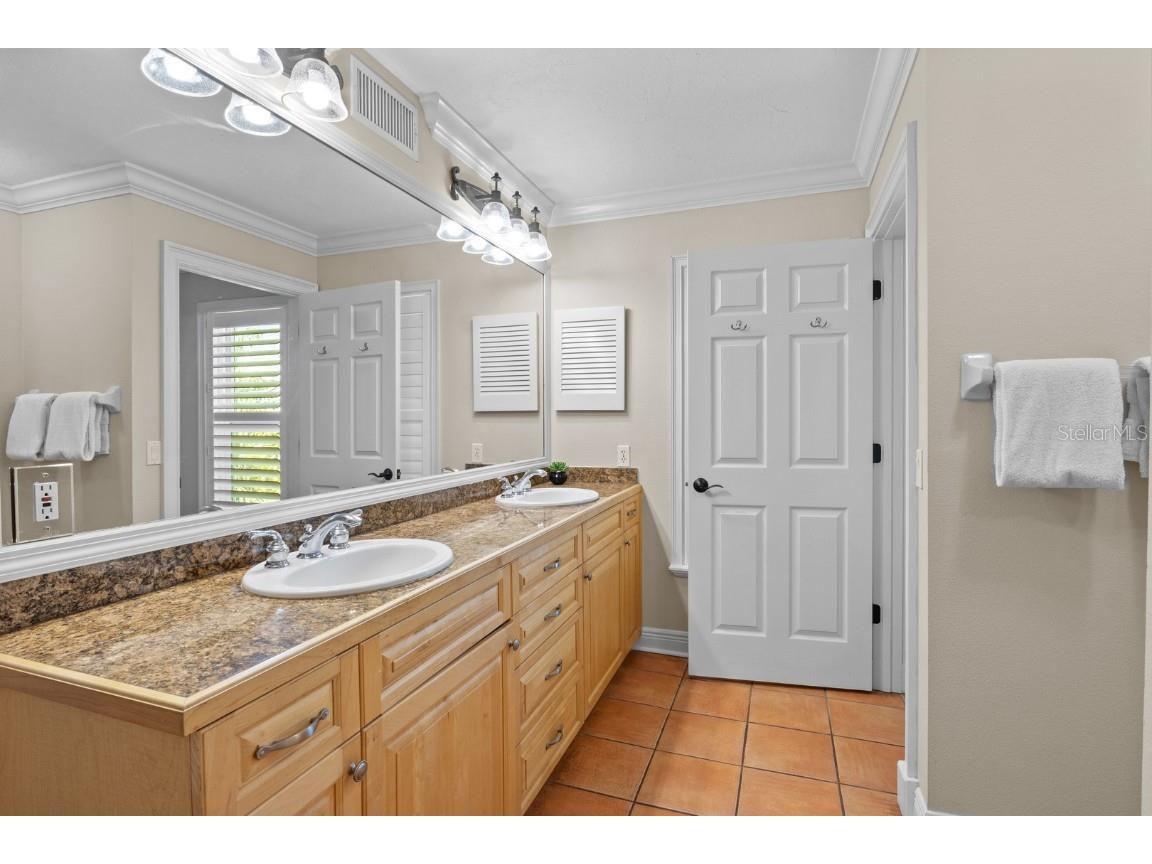 705 N Shore Drive Anna Maria FL 34216 A4673613 image56