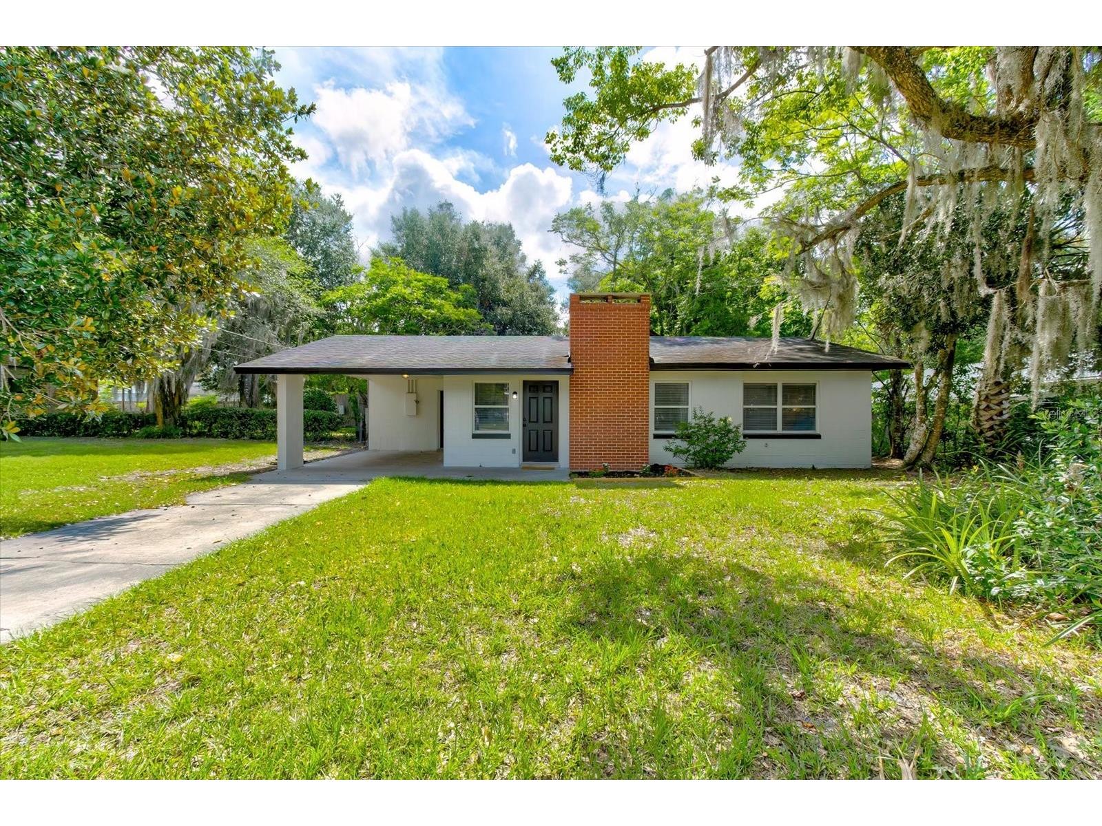 705 S Clara Avenue Deland FL 32720 V4949697 image1