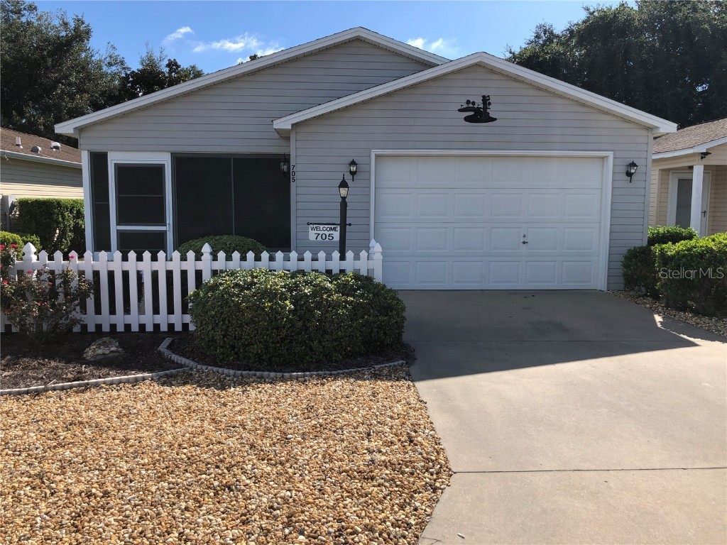 705 Villita Lane Lady Lake FL 32159 G5068666 image1