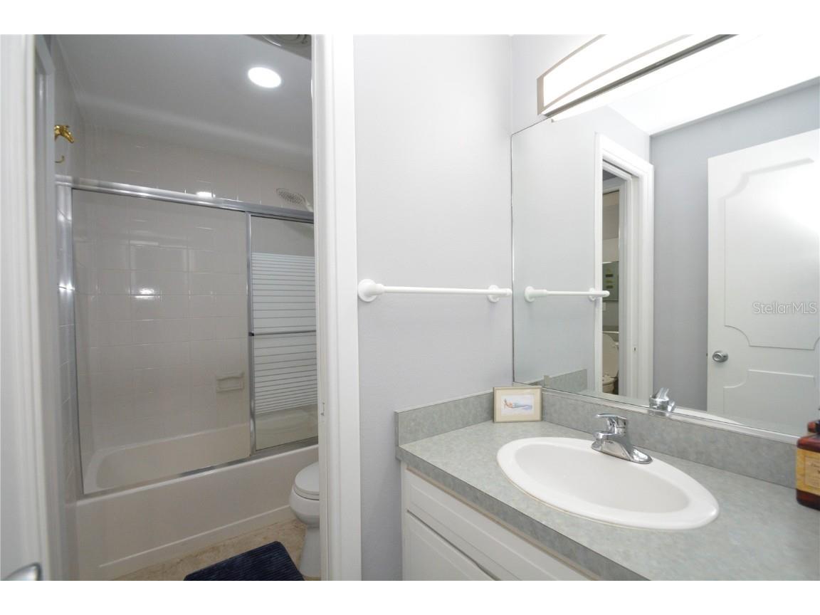 705 W Venice Avenue #705B Venice FL 34285 A4651455 image15