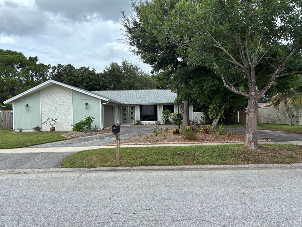 705 Wild Oak Lane Palm Harbor FL 34683 TB8415461 image1
