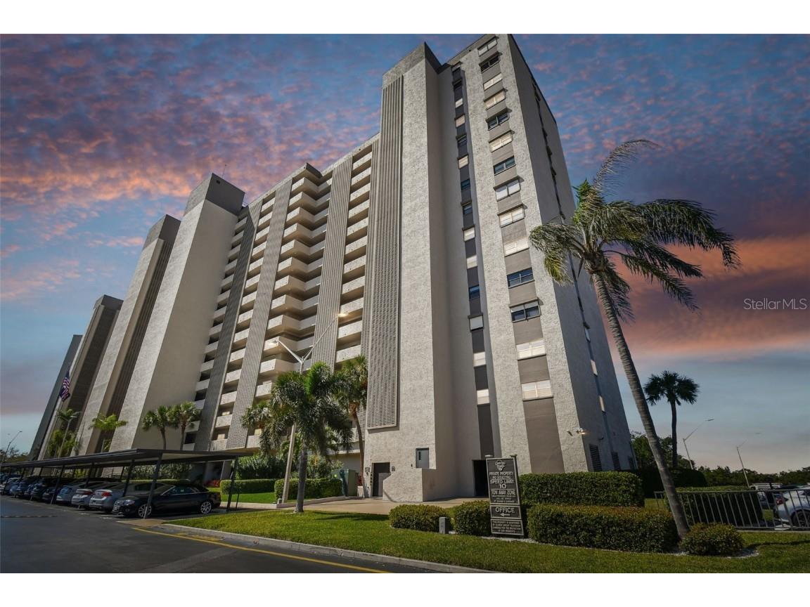 7050 Sunset Drive S #203 South Pasadena FL 33707 - BOCA CIEGA BAY U8249484 image1