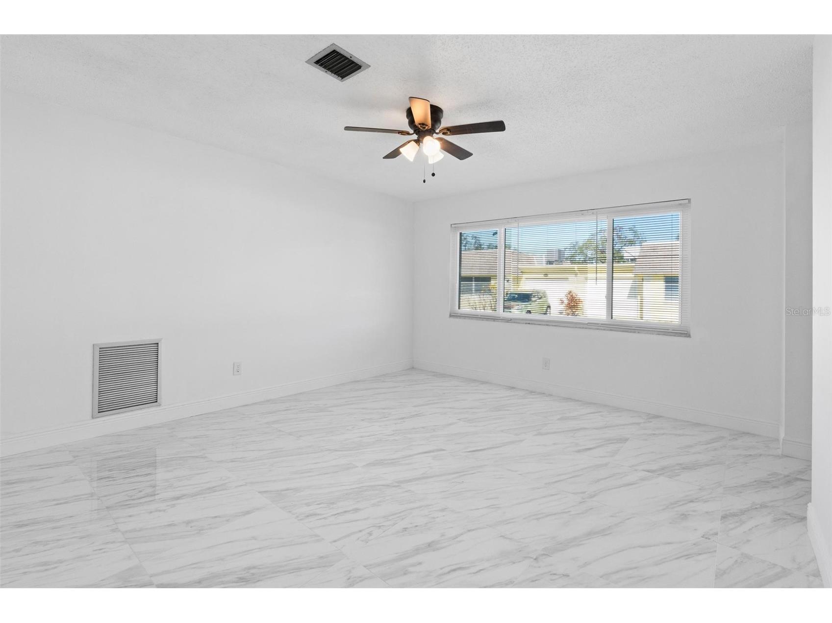 7050 Versailles N Pinellas Park FL 33781 TB8459913 image12