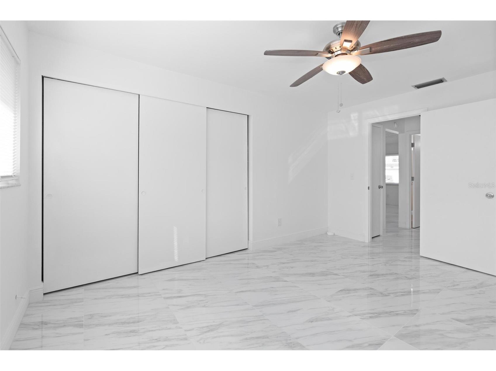 7050 Versailles N Pinellas Park FL 33781 TB8459913 image17