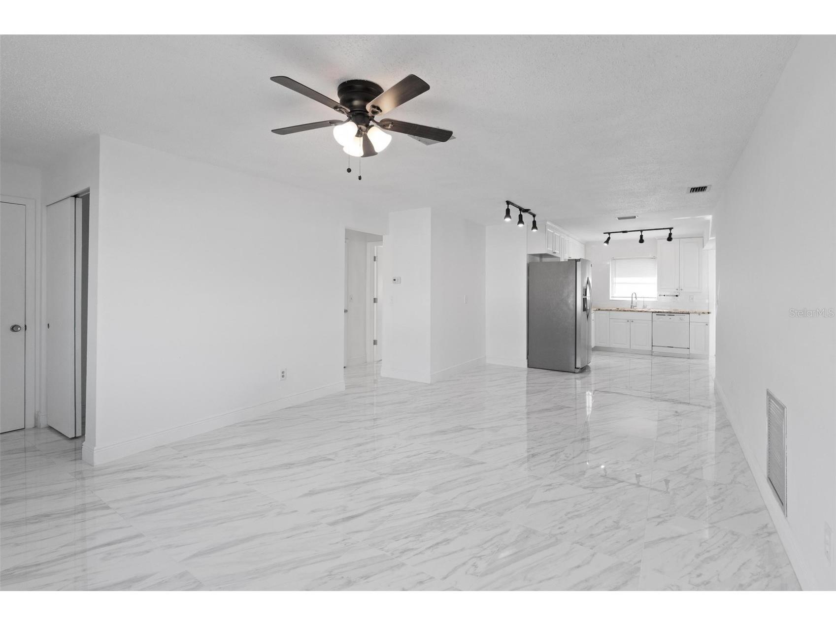 7050 Versailles N Pinellas Park FL 33781 TB8459913 image5