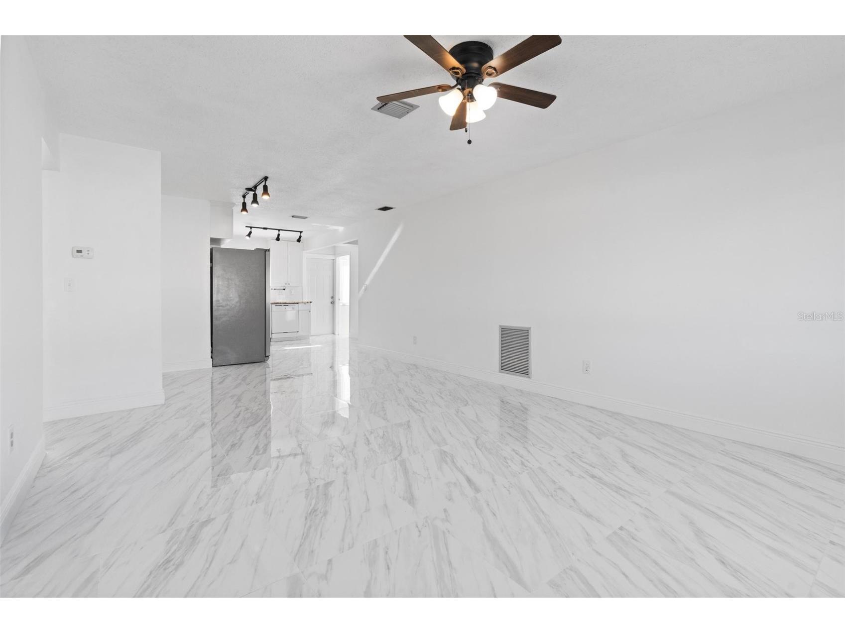 7050 Versailles N Pinellas Park FL 33781 TB8459913 image8