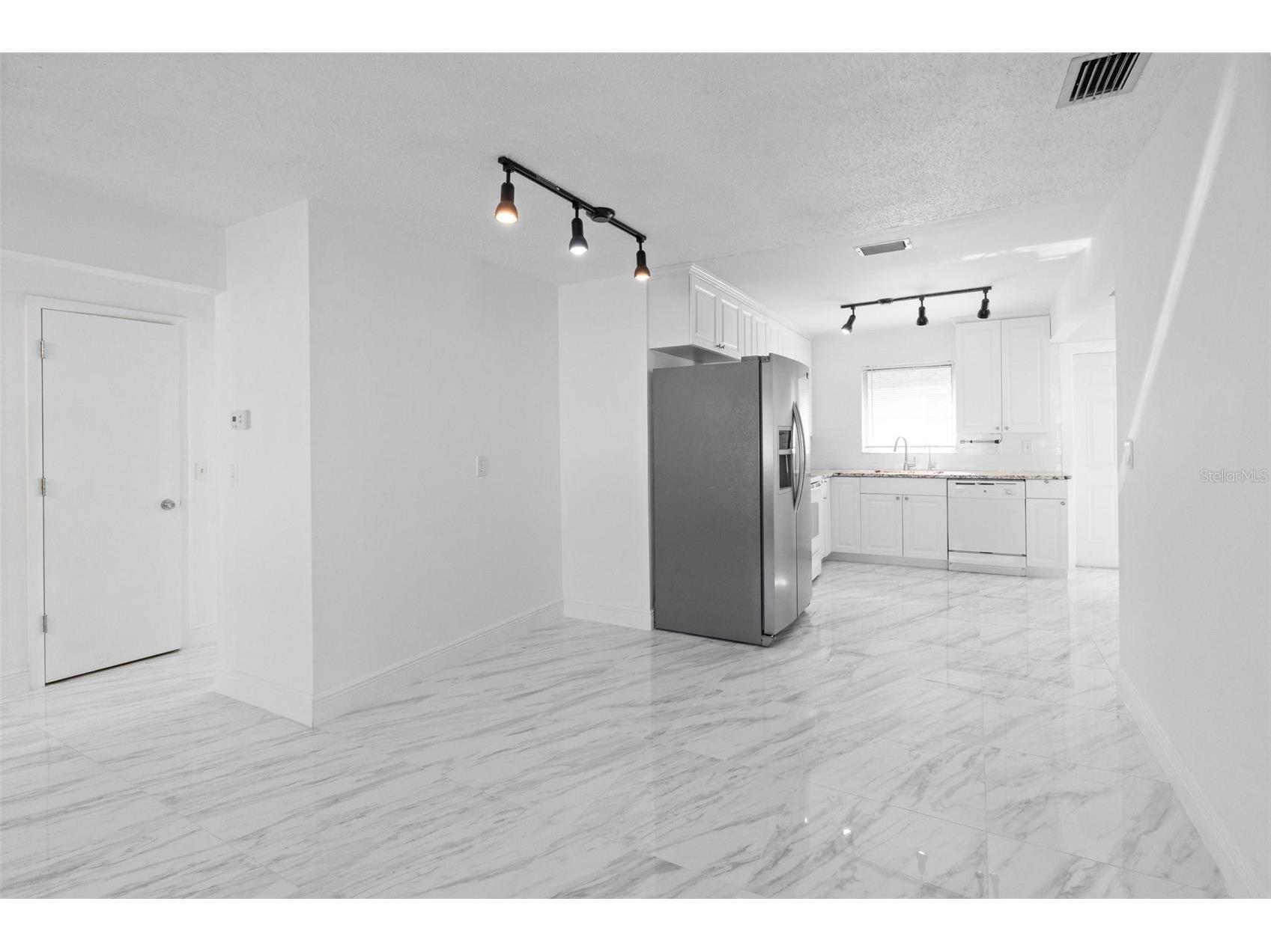 7050 Versailles N Pinellas Park FL 33781 TB8459913 image9