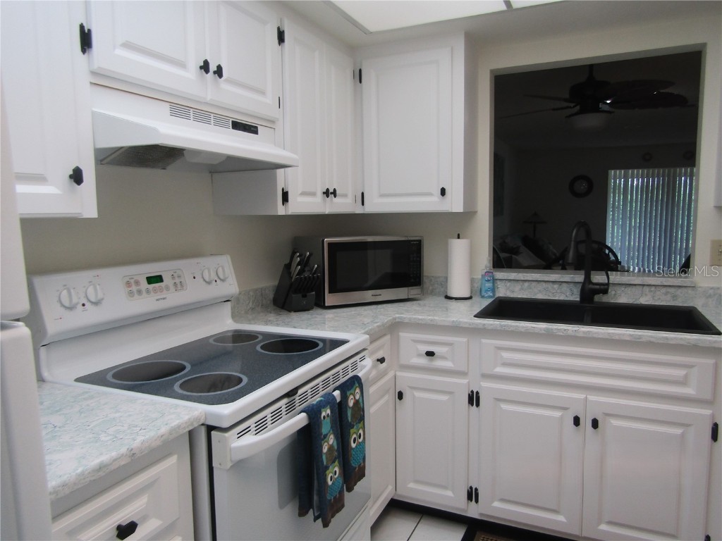 7050 W Country Club Drive N #10-A Sarasota FL 34243 A4618741 image14