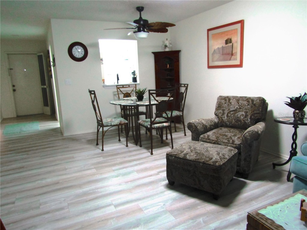 7050 W Country Club Drive N #10-A Sarasota FL 34243 A4618741 image3