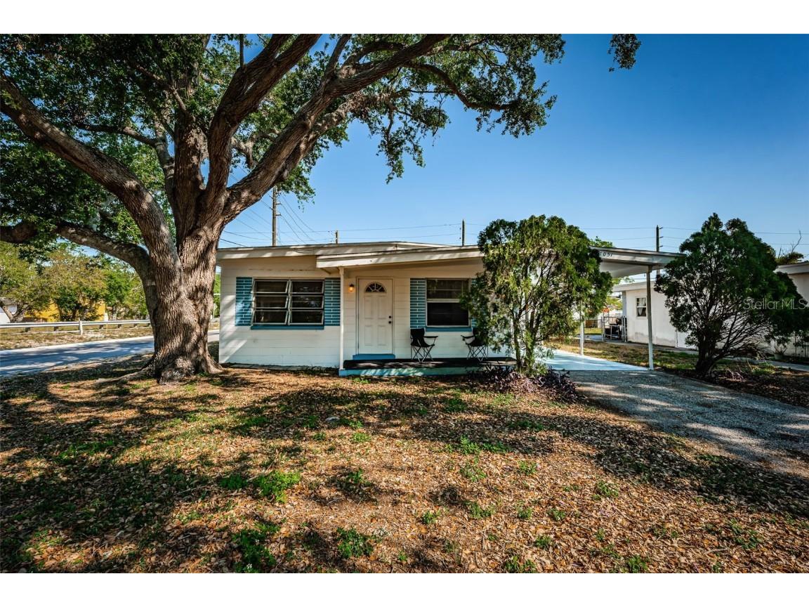 7051 Dartmouth Avenue N Saint Petersburg FL 33710 TB8369071 image1