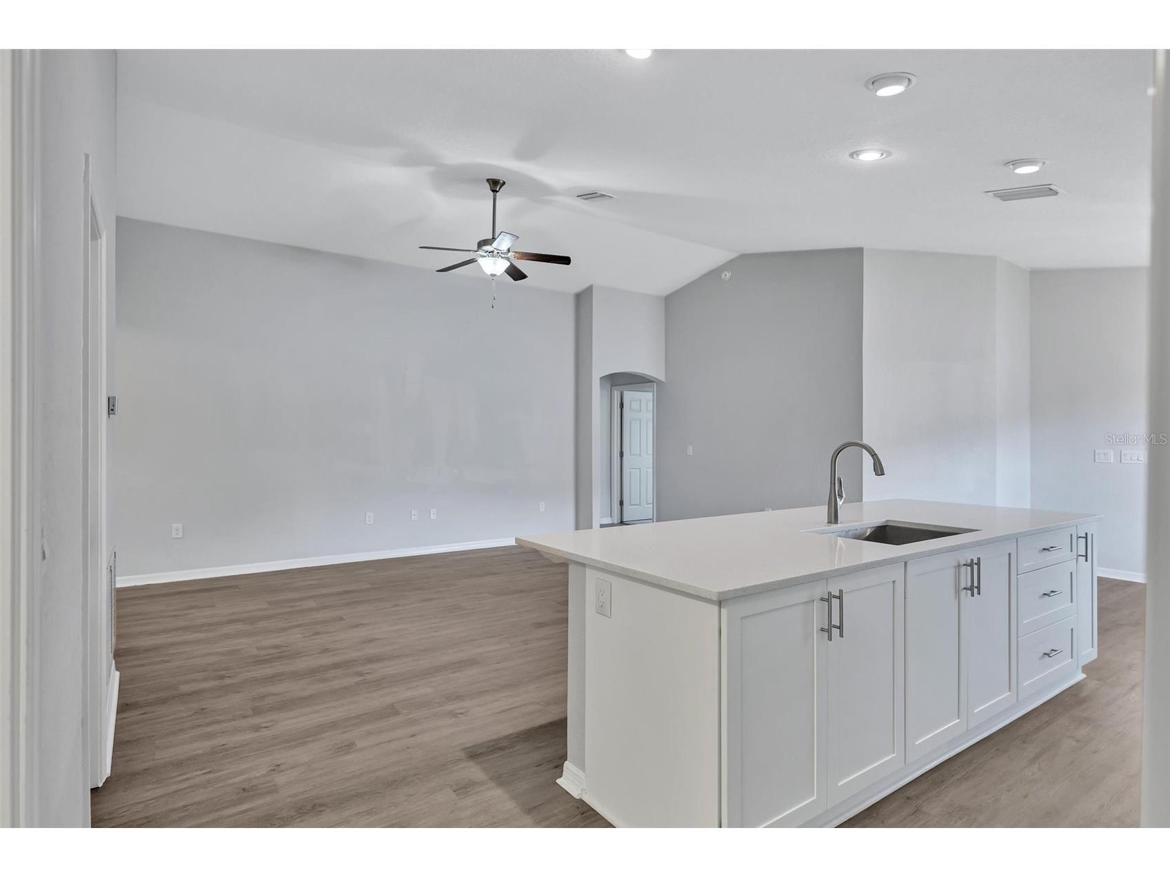 7056 Gideon Circle Zephyrhills FL 33541 TB8511995 image10
