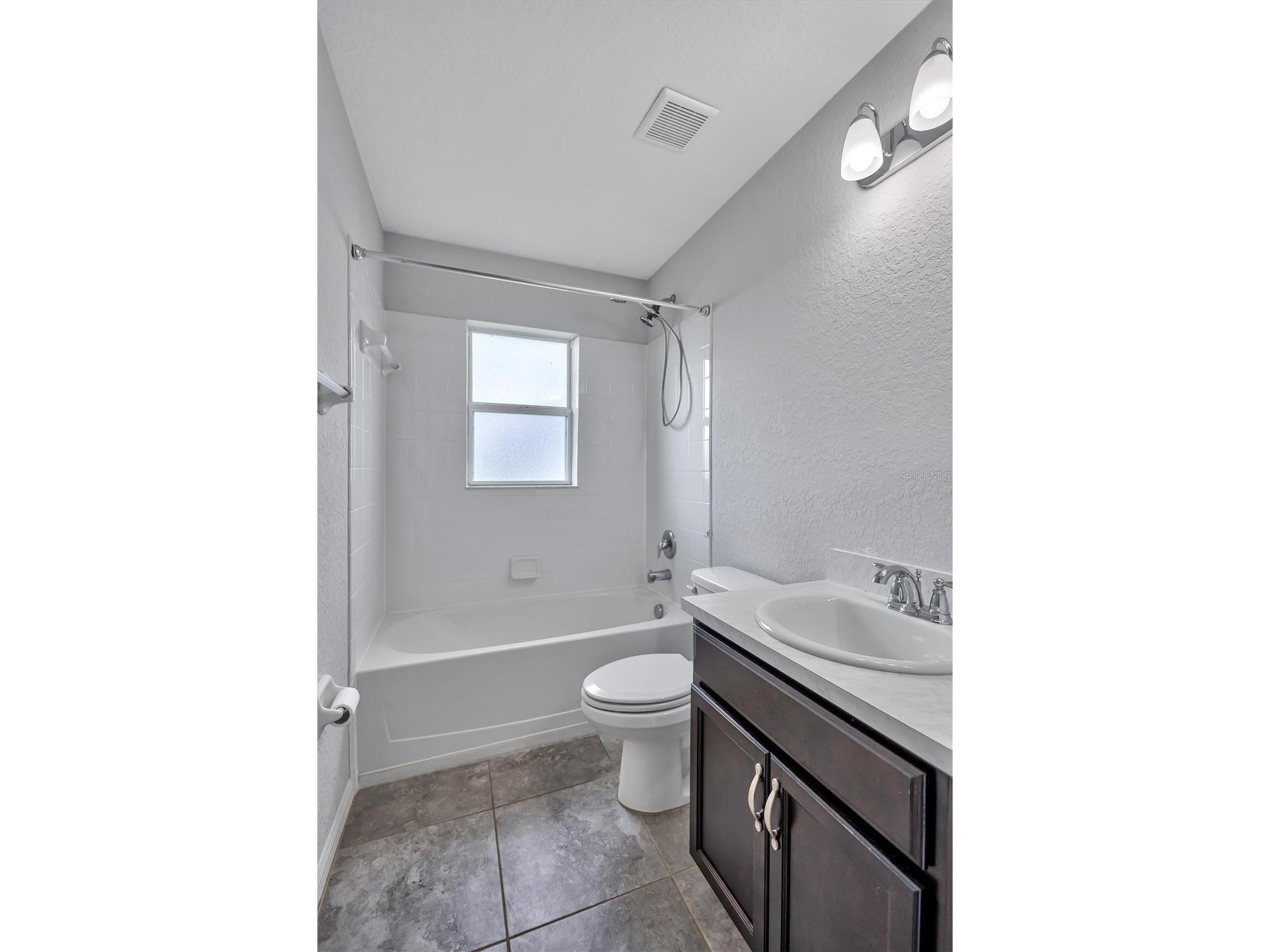 7056 Gideon Circle Zephyrhills FL 33541 TB8511995 image27