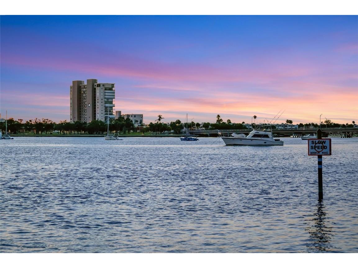 7056 S Shore Drive S Saint Petersburg FL 33707 - BOCA CIEGA BAY TB8398047 image20