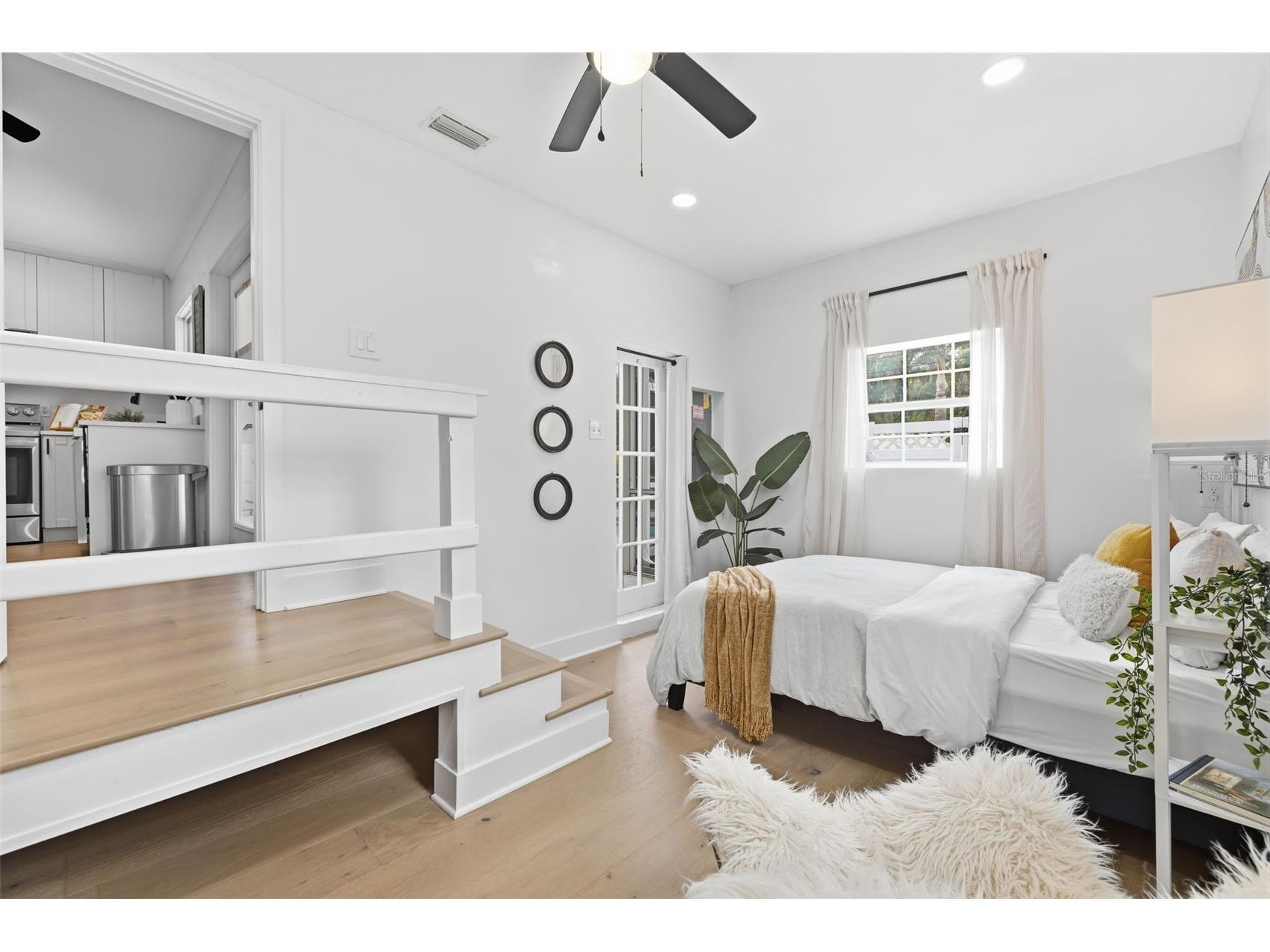 706 39th Avenue NE Saint Petersburg FL 33703 TB8507313 image12