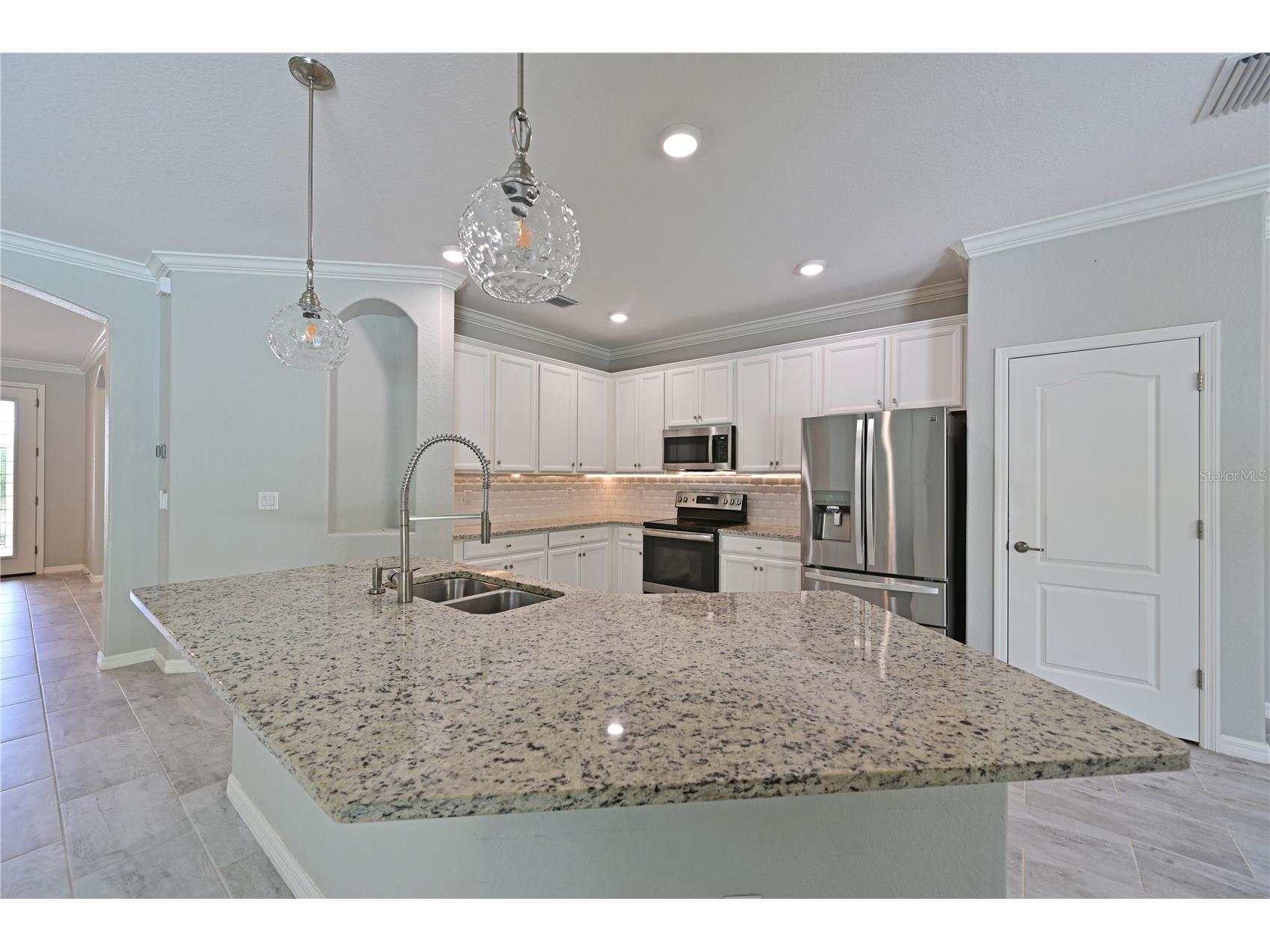 706 Acacia Court Bradenton FL 34212 A4685894 image4