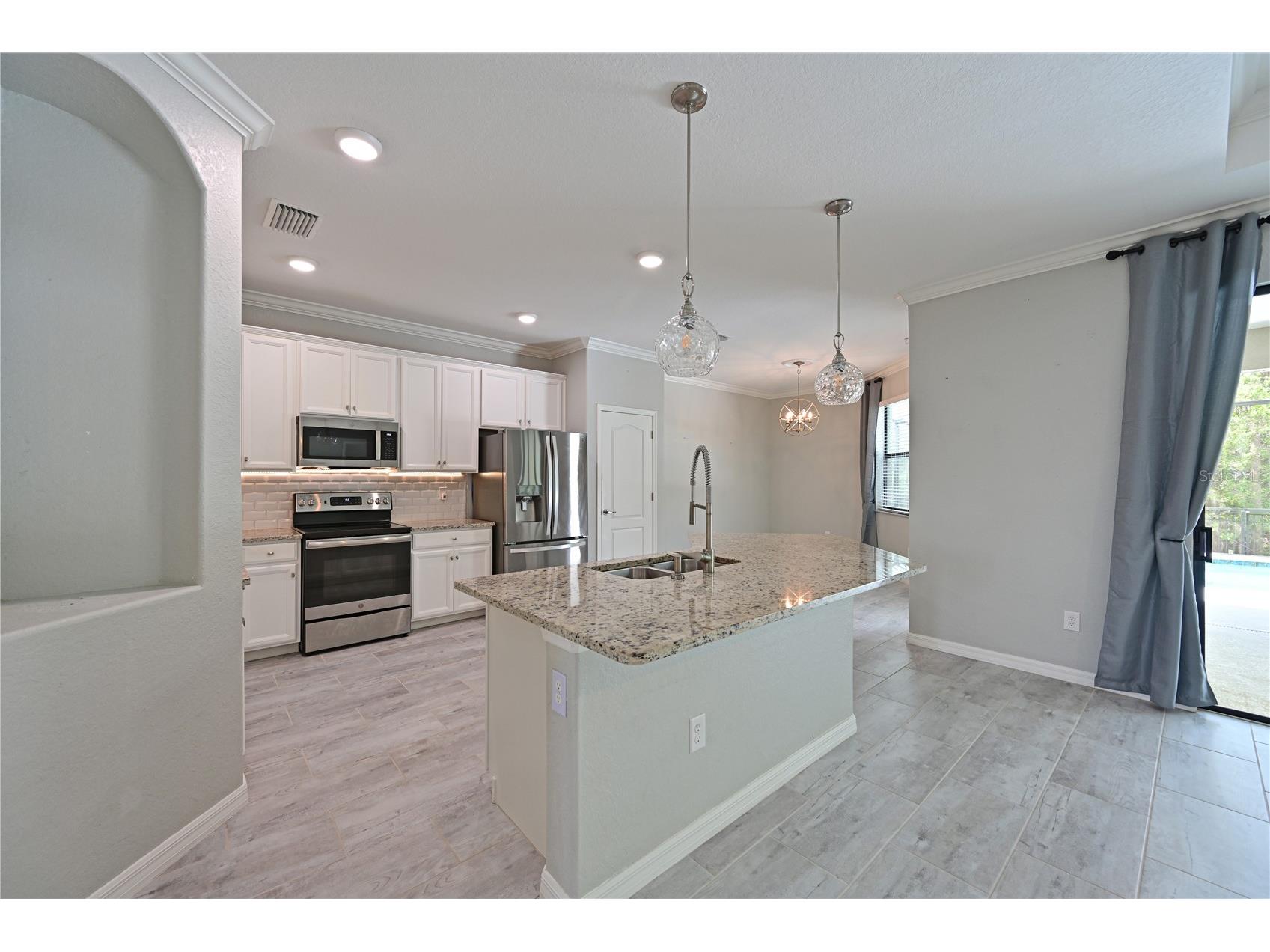 706 Acacia Court Bradenton FL 34212 A4685894 image6